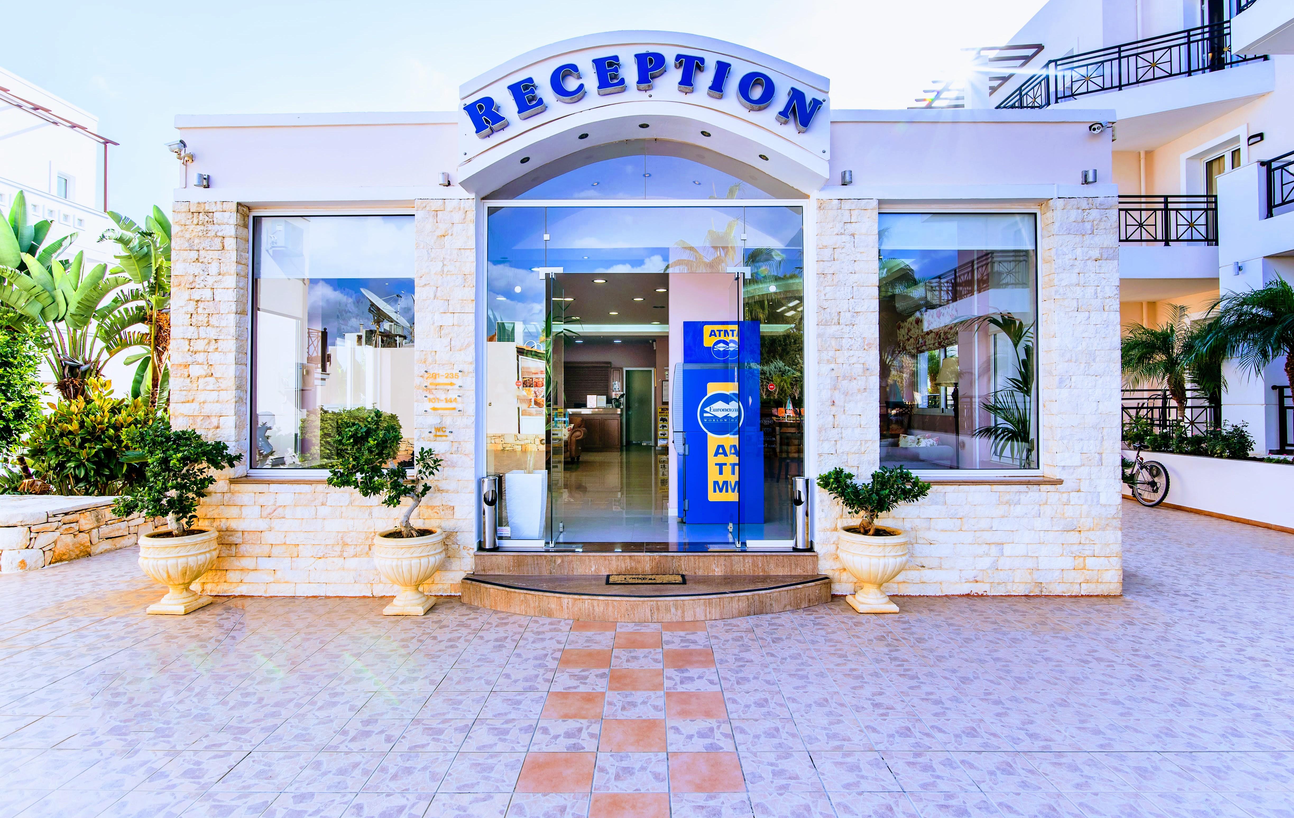 Yiannis Manos Hotel Resort Малія Екстер'єр фото
