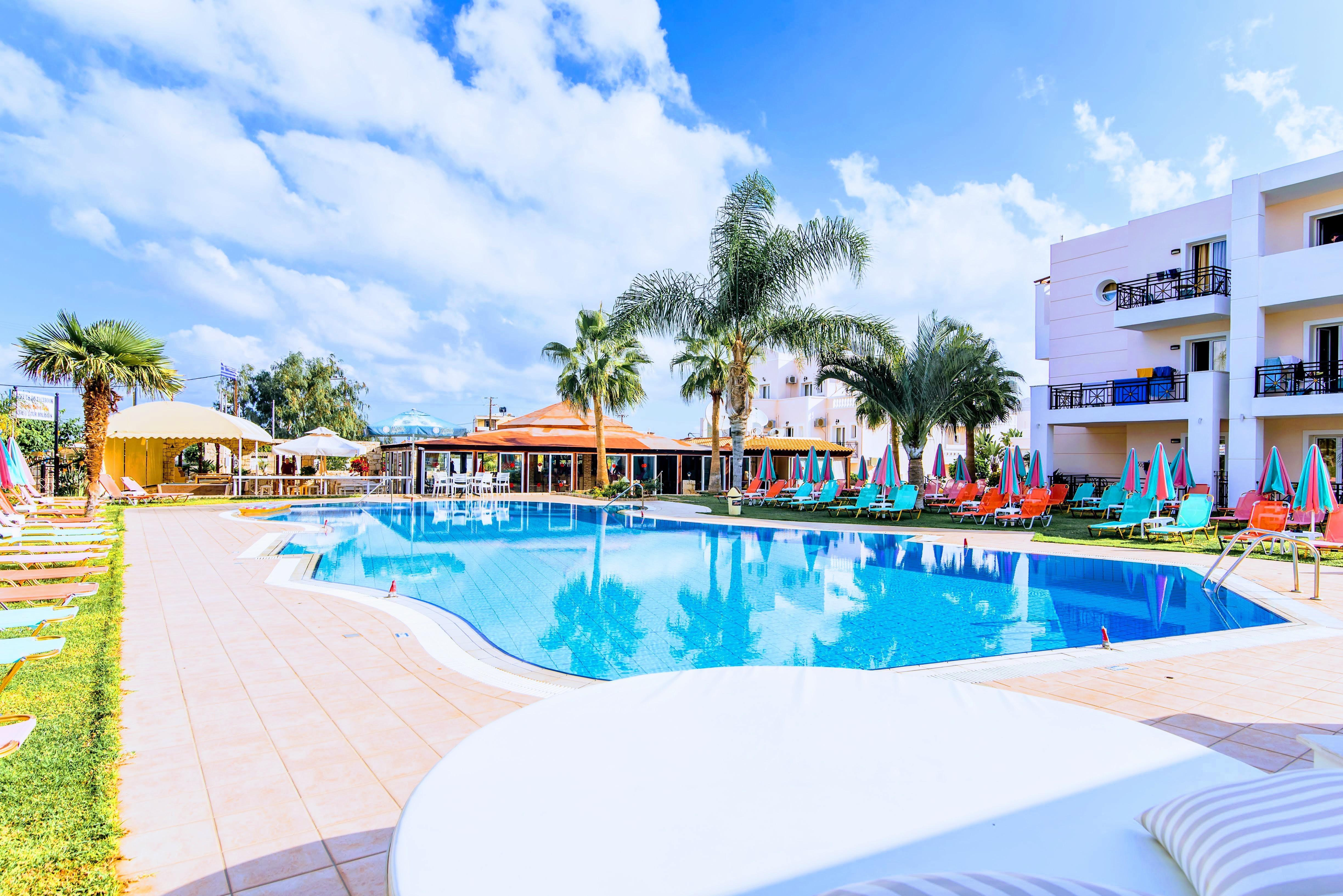 Yiannis Manos Hotel Resort Малія Екстер'єр фото