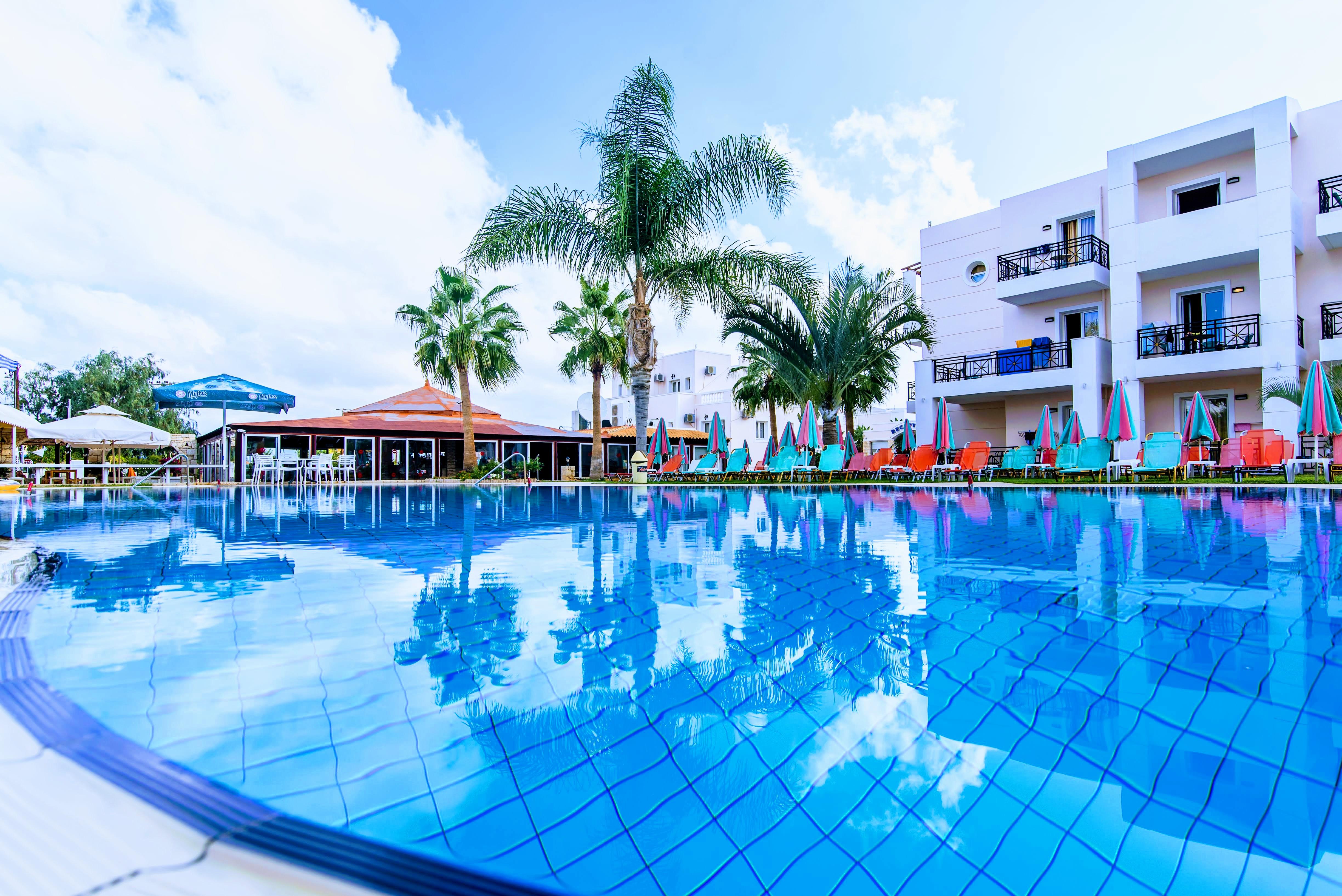 Yiannis Manos Hotel Resort Малія Екстер'єр фото